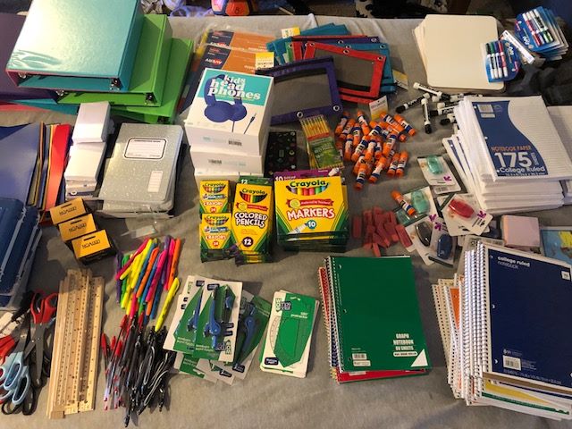 Hopelink Kenmore Place School Supply Drive in 2020 Hopelink Kenmore Place School Supply Drive in 2020