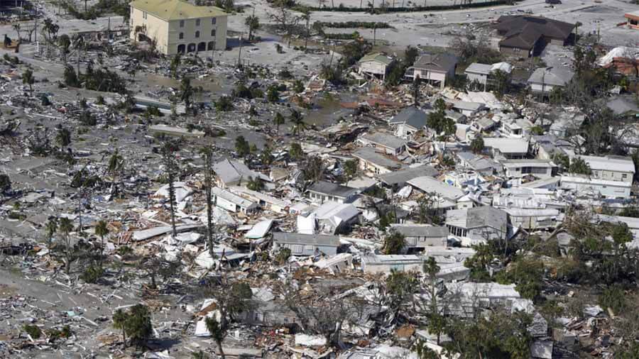 Damaged homes and debris were left behind by Hurricane Ian in Fort Myers, Florida, on September 29, 2022. Photo: Wilfredo Lee/AP.